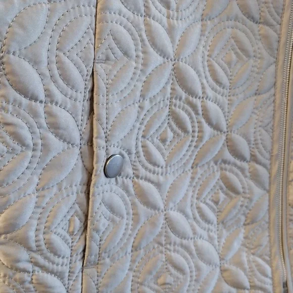 Allison Daley Women's Light Grey Quilted Vest, Size 10 Petite. - Picture 5 of 11
